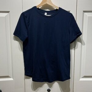 Lululemon tshirt